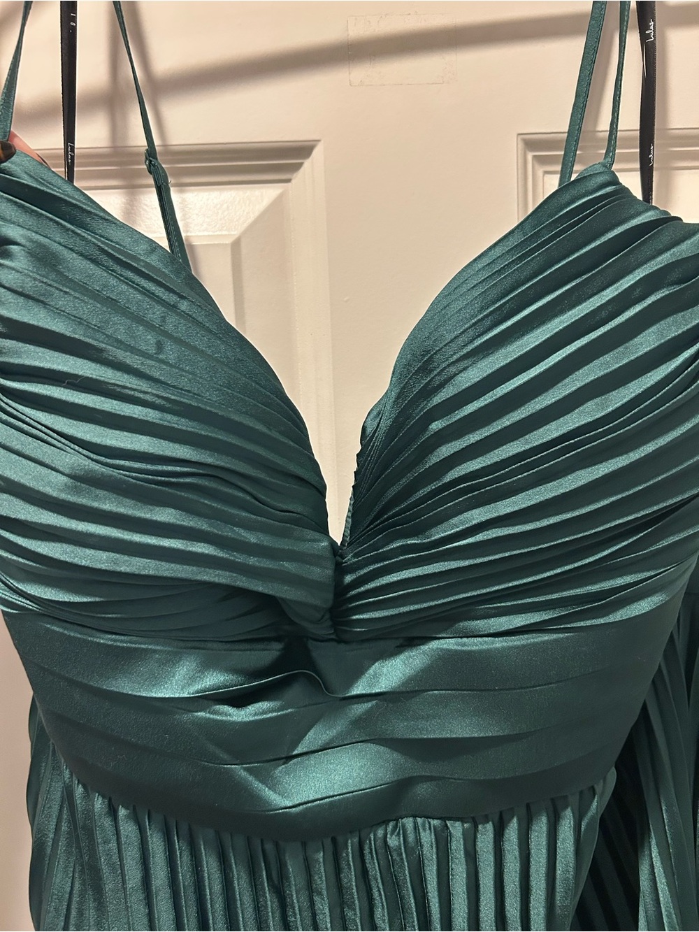 Lulu's Green Pleated Midi Dress with Spaghetti Straps - Picture 3 of 4